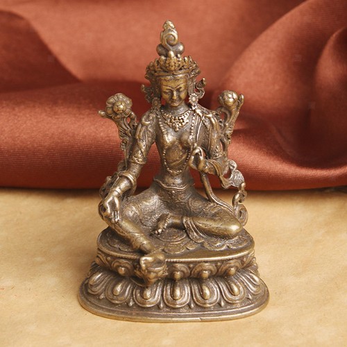 Antike meditierende buddha - meditierende,